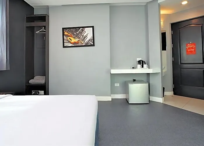 Zen Malate Nakpil Hotel